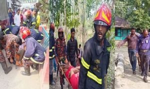 বোমা বিস্ফোরণে এসআইসহ আহত ৩