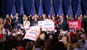 পুণরায় প্রেসিডেন্ট হওয়ার পথে এগিয়ে ট্রাম্প