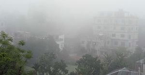 চৈত্র মাসের শুরুতেও পাবনা জেলায় কাটছে না শীতের প্রকোপ