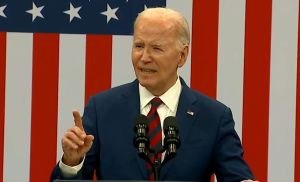 নির্বাচনী প্রচারণা চালাতে গিয়ে ফিলিস্তিনপন্থীদের তোপের মুখে বাইডেন