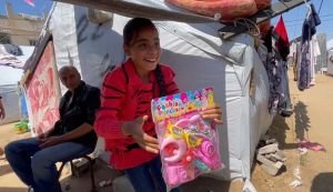 ঈদের আনন্দ পৌছে দিতে ফিলিস্তিনি শিশুদের পাশে বাংলাদেশী সংগঠন