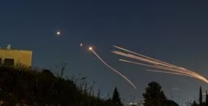 ইরানের হামলার রেশ না কাটতেই ইসরাইলের ভূখন্ডে ফের হামলা