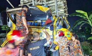 সড়ক দুর্ঘটনা-