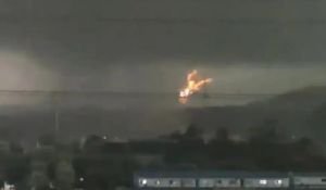 চীনের বাণিজ্যিক কেন্দ্রভূমিতে টর্নেডোর আঘাত