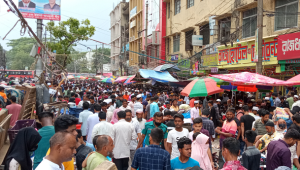 রাজধানীতে ফুটপাত বিক্রির সঙ্গে কারা জড়িত তালিকা চেয়েছেন হাইকোর্ট