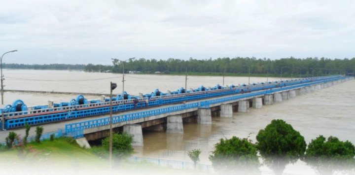 খুলে দেওয়া হলো তিস্তার সব জলকপাট ,আতঙ্ক তিস্তার চরাঞ্চলে