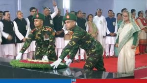 বঙ্গবন্ধুর প্রতিকৃতিতে প্রধানমন্ত্রীর শ্রদ্ধা