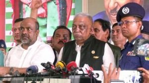 রাস্তাঘাট বন্ধ করলে লাভ কি: শিক্ষার্থীদের উদ্দেশে স্বরাষ্ট্রমন্ত্রী