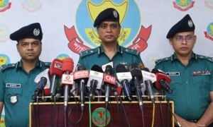 অপেশাদার পুলিশ কর্মকর্তাদের বিরুদ্ধে নেওয়া হবে আইনগত ব্যবস্থা : ডিএমপি কমিশনার