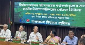 পদত্যাগ করল হাবিবুল আউয়ালের নেতৃত্বাধীন নির্বাচন কমিশন