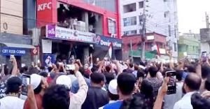 ব্যবসাপ্রতিষ্ঠানে ভাঙচুর-লুটপাটের ঘটনায় ১০ মামলা, গ্রেপ্তার ৭২